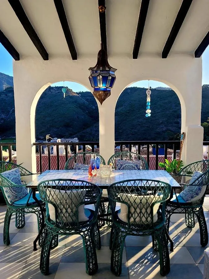 Benahavis Village Penthouse Apartment, 2 Bedrooms, Stunning Views, Swimming Pool !!