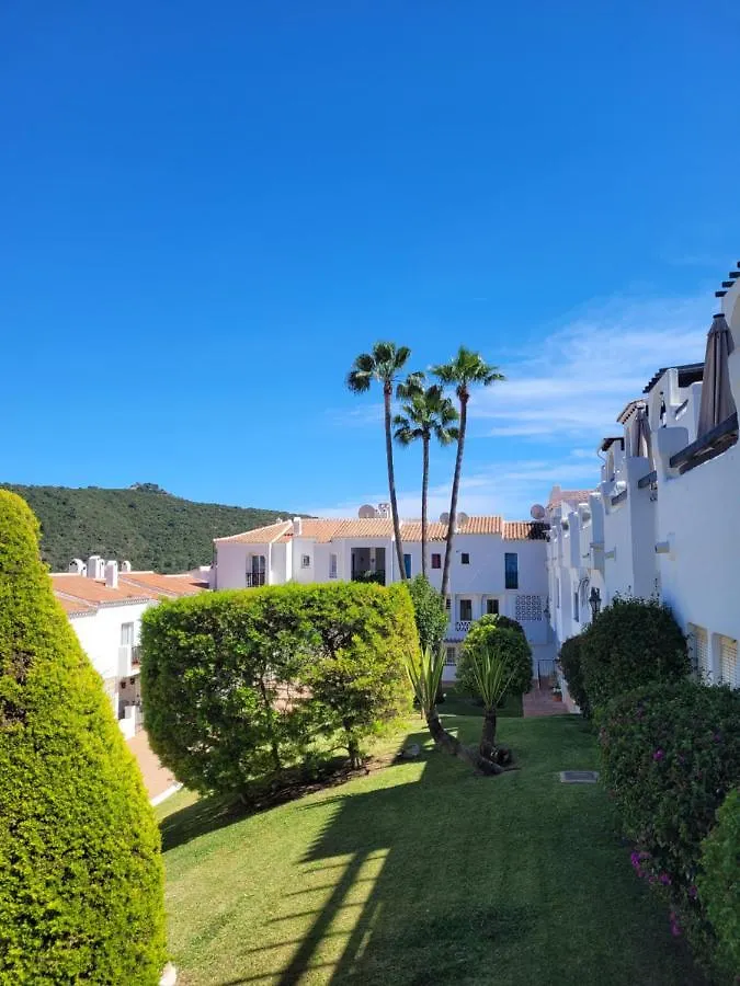 Benahavis Village Penthouse Apartment, 2 Bedrooms, Stunning Views, Swimming Pool !! 0*,